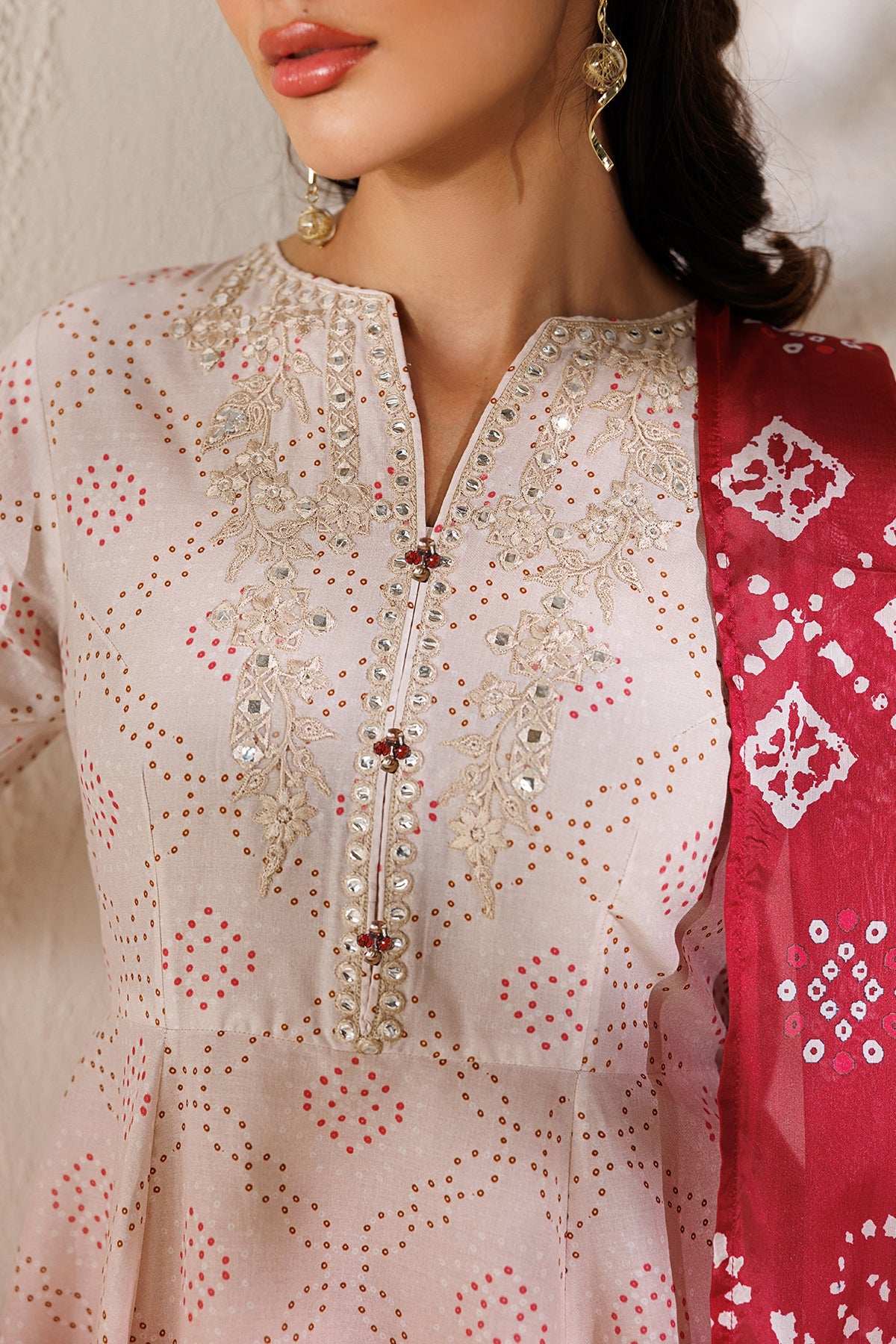 Baroque Silk Embroidered Chunnri Design 3pc Article
