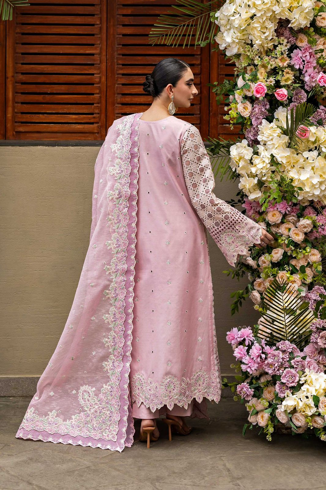 Akbar Aslam Luxury Embroidered Lawn 3pc Article