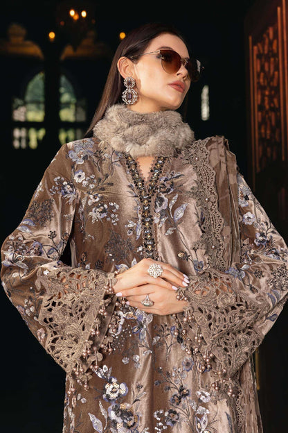 11000 Velvet Embroidered 3pc Article With velvet Dupatta