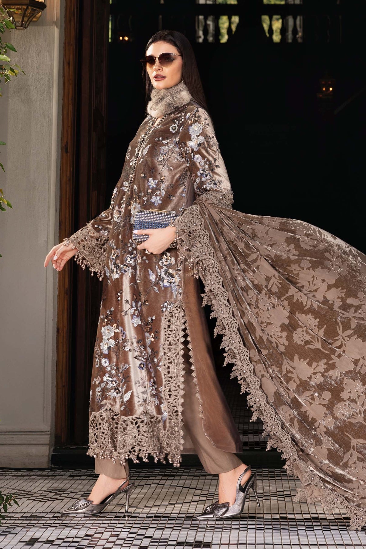 11000 Velvet Embroidered 3pc Article With velvet Dupatta