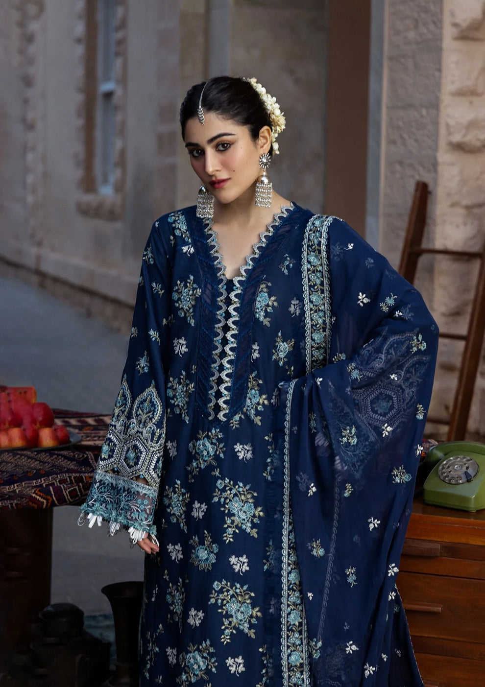 KAHF LUXURY LAWN 3 PC WITH PATCHES