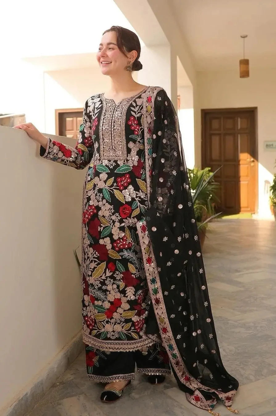 Hania Amir Trending 9000 micro