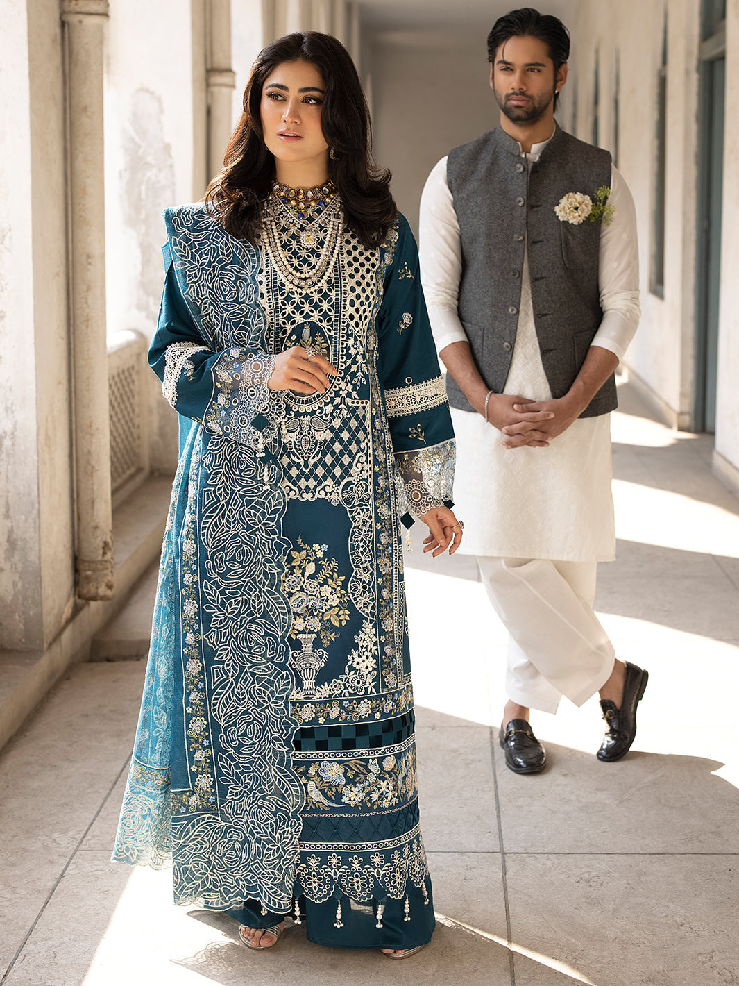 Mahnur Luxury Lawn 3 Pc