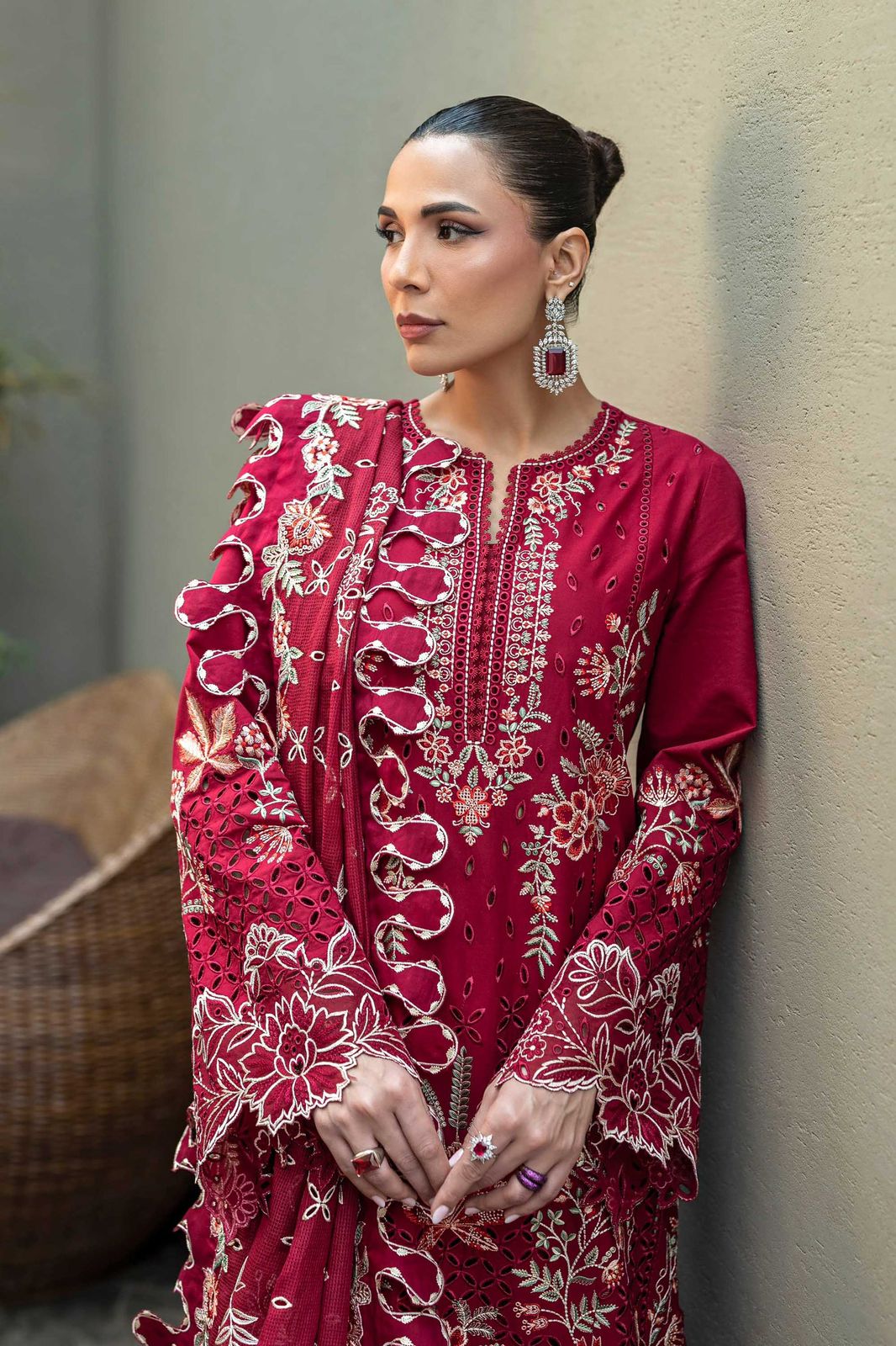 Luxury Embroidered Lawn 3pc Article