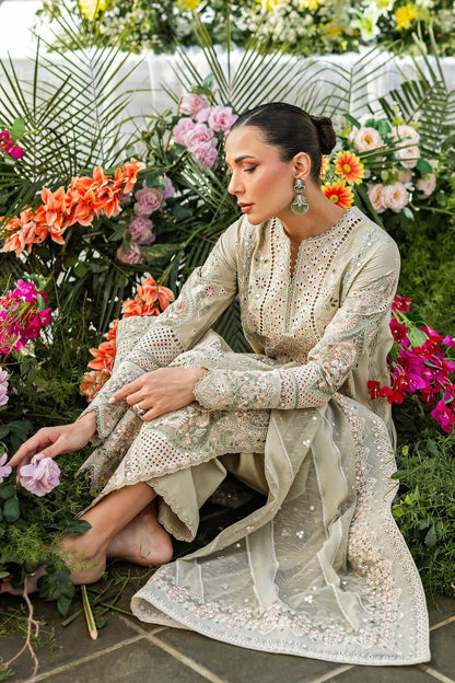 Luxury Embroidered Lawn 3pc Article