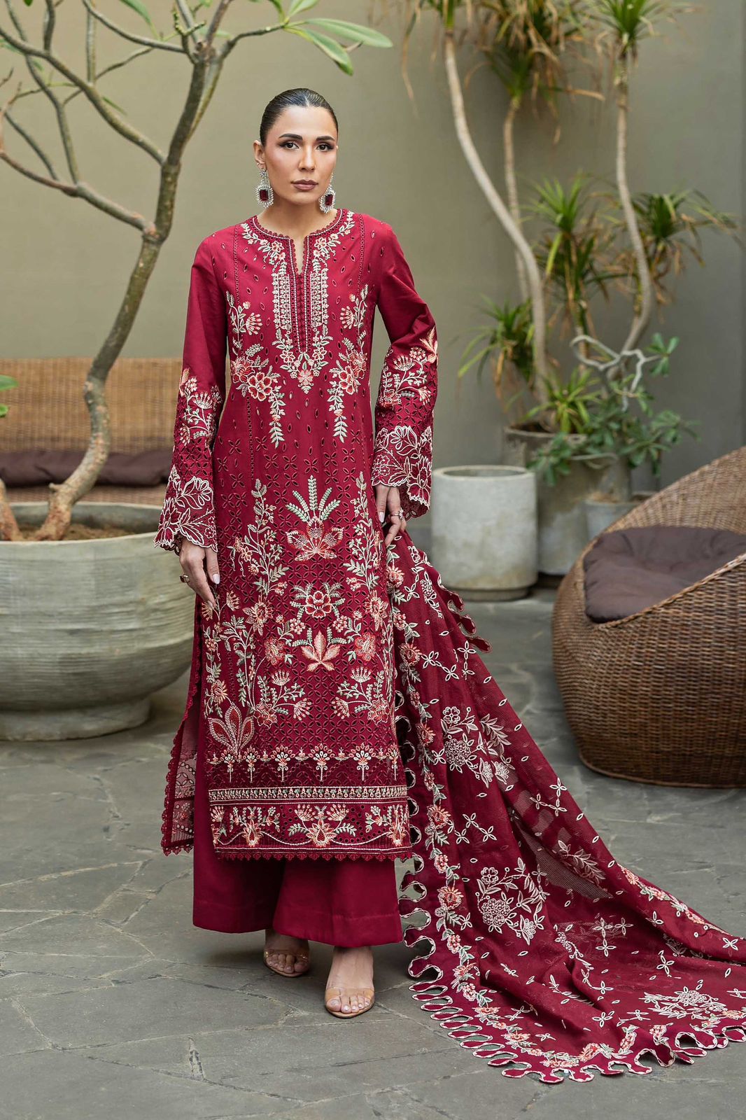Luxury Embroidered Lawn 3pc Article