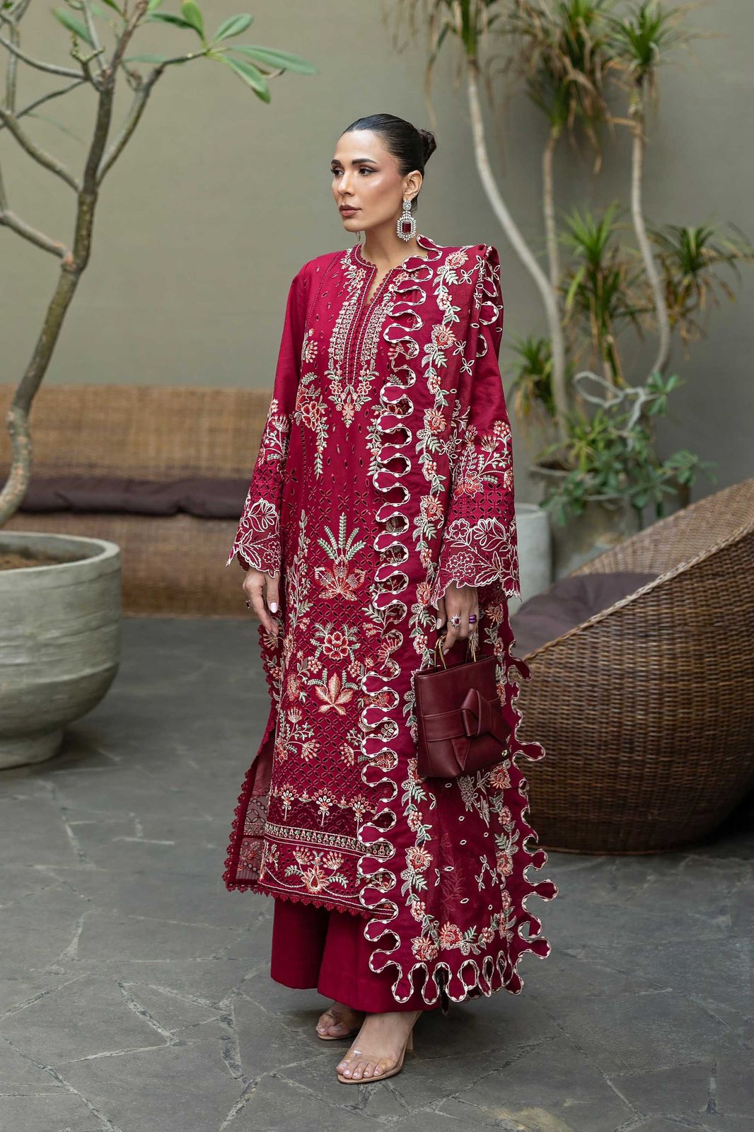 Luxury Embroidered Lawn 3pc Article