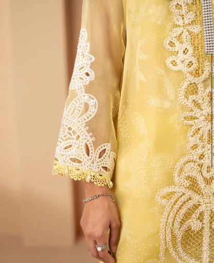 LUXURY EMBROIDERED LAWN 3 PC LAWN ARTICLE
