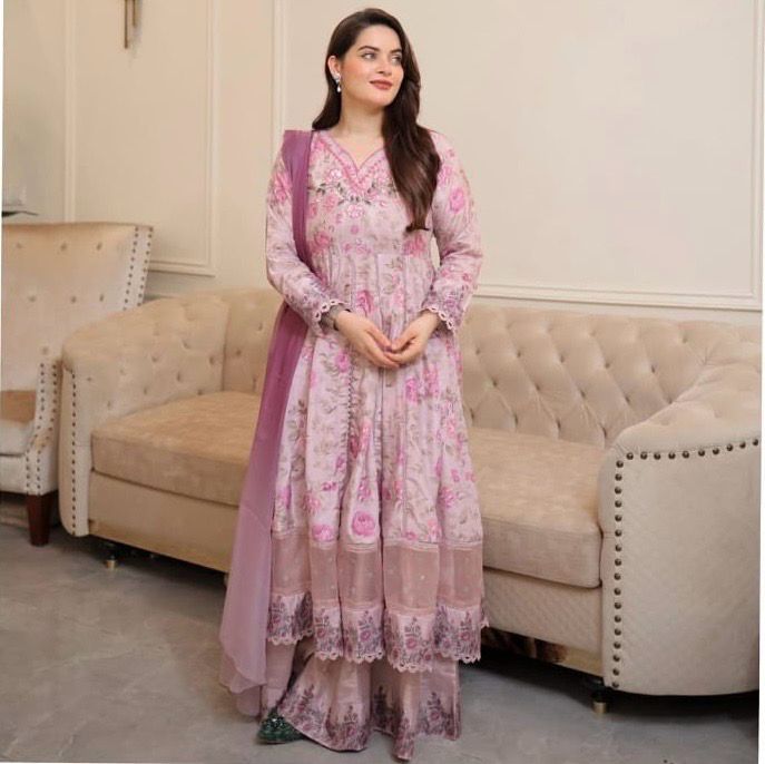Iznik Minal Khan 3pc Lawn Article